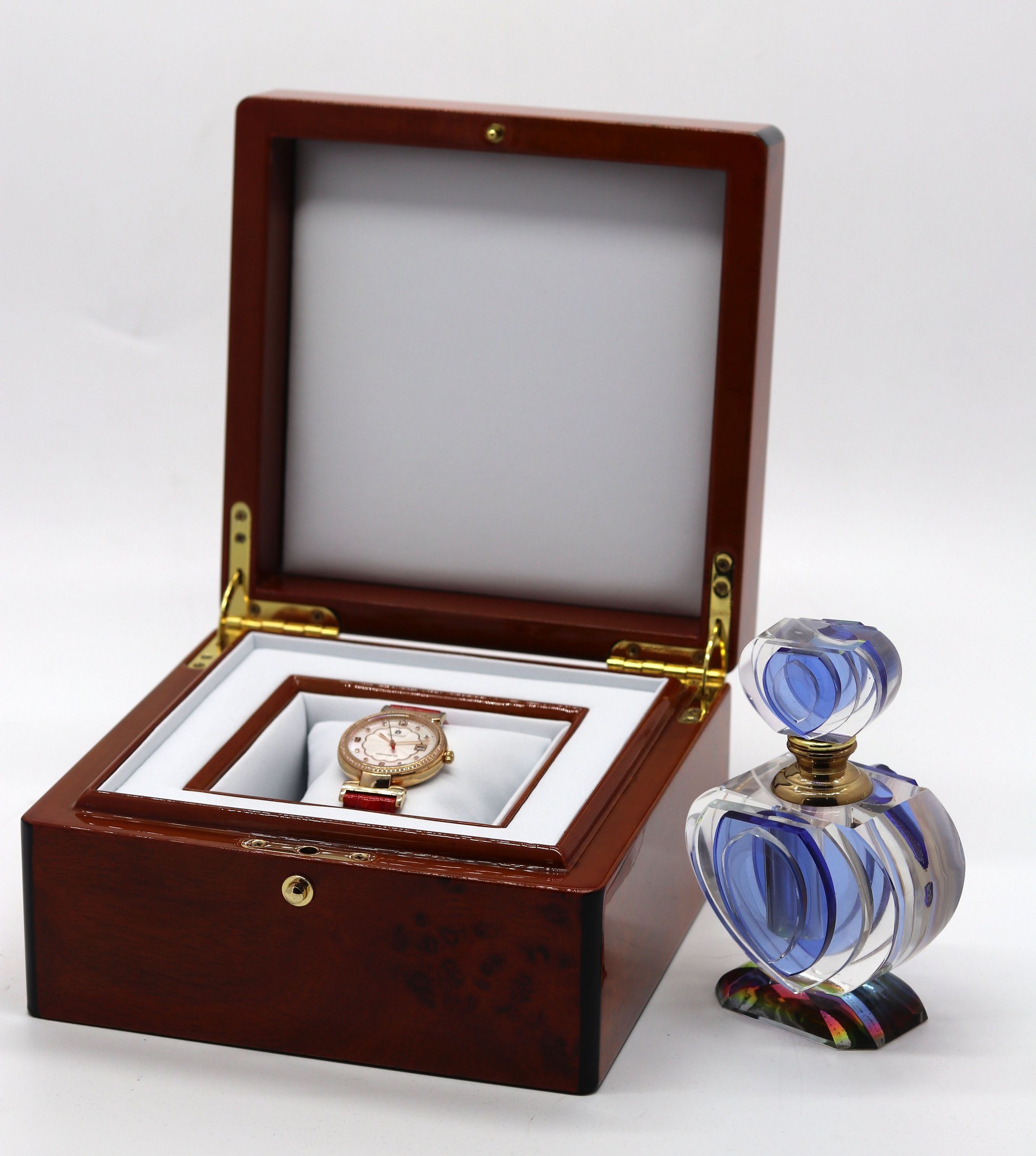 Elegant Metal Logo Watch Box – MDF Wooden Design with Glossy Finish, Custom Wholesale Packaging