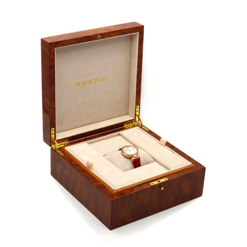 Premium Wooden Watch Box – MDF with Glossy Lacquer, Metal Logo Design, Wholesale Custom Packaging Supplier