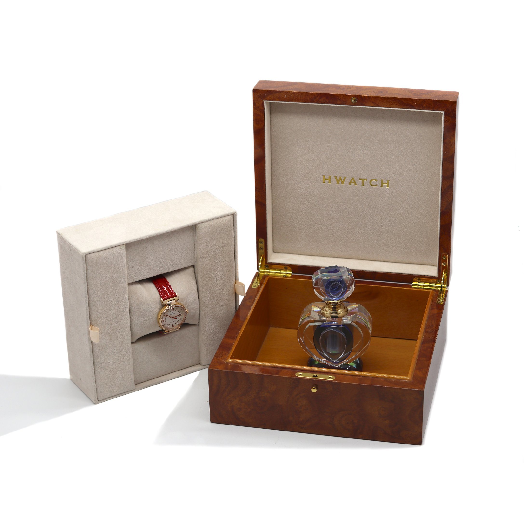 Premium Wooden Watch Box – MDF with Glossy Lacquer, Metal Logo Design, Wholesale Custom Packaging Supplier