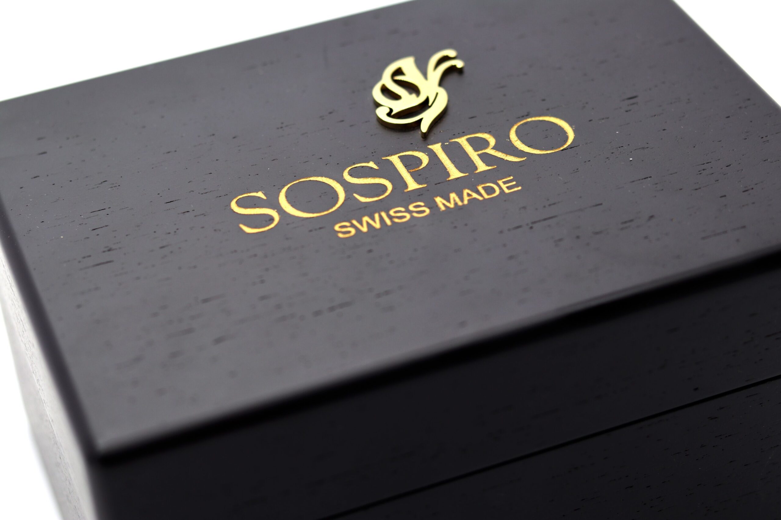 Classic Solid Wood Watch Organizer – Matte Lacquer, Laser Gold Finish, Custom Wholesale Packaging