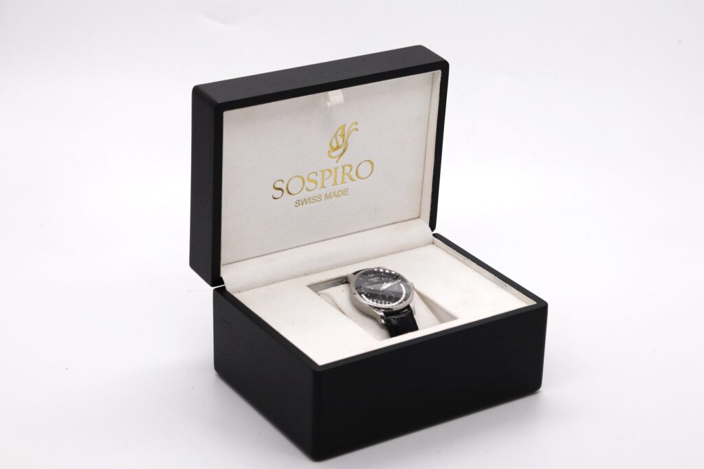 Classic Solid Wood Watch Organizer – Matte Lacquer, Laser Gold Finish, Custom Wholesale Packaging