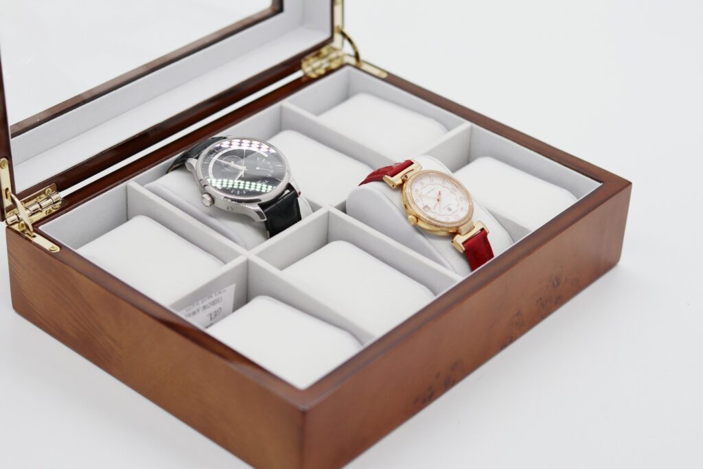 Luxury Wooden Watch Storage Box – MDF with Glossy Lacquer and Glass Window, Custom Wholesale Supplier