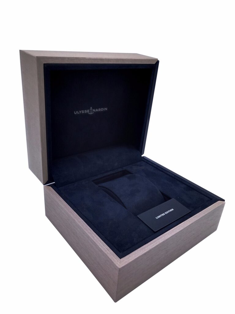 Customizable Watch Flip Packaging Box – 3MM Plastic Base, Specialty Paper with Gold Stamping, Wholesale Manufacturer