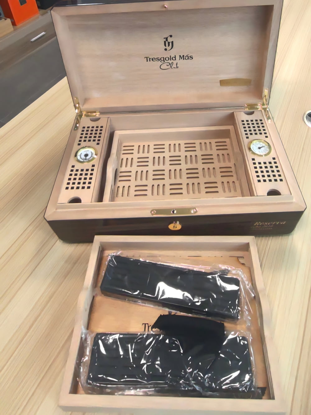 Custom Design Wooden Case Packing Display Box Gift Packaging Watch Box