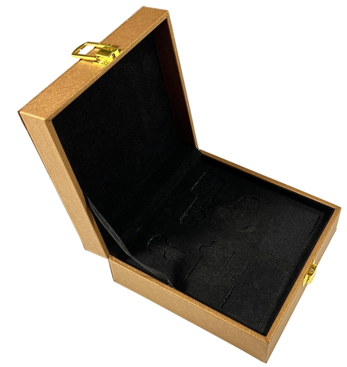 Custom Cosmetics Gift Box PU Leather Luxury Wood Perfume Packaging Box Suitcase VIP Card Gift Box