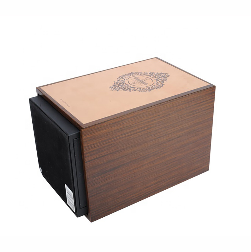 Customized Luxurious and Uniquely Designed Wooden Wine Gift Box