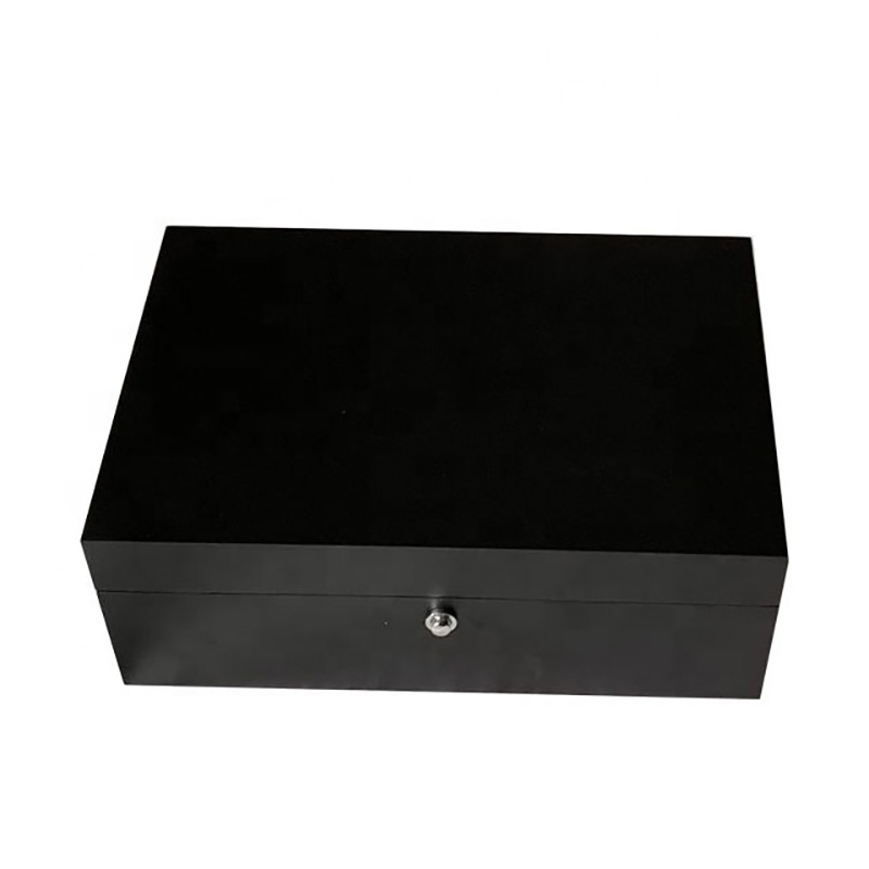 Matte Black Lacquer Finish Luxury Wooden Gift Packaging for Mobile Phone