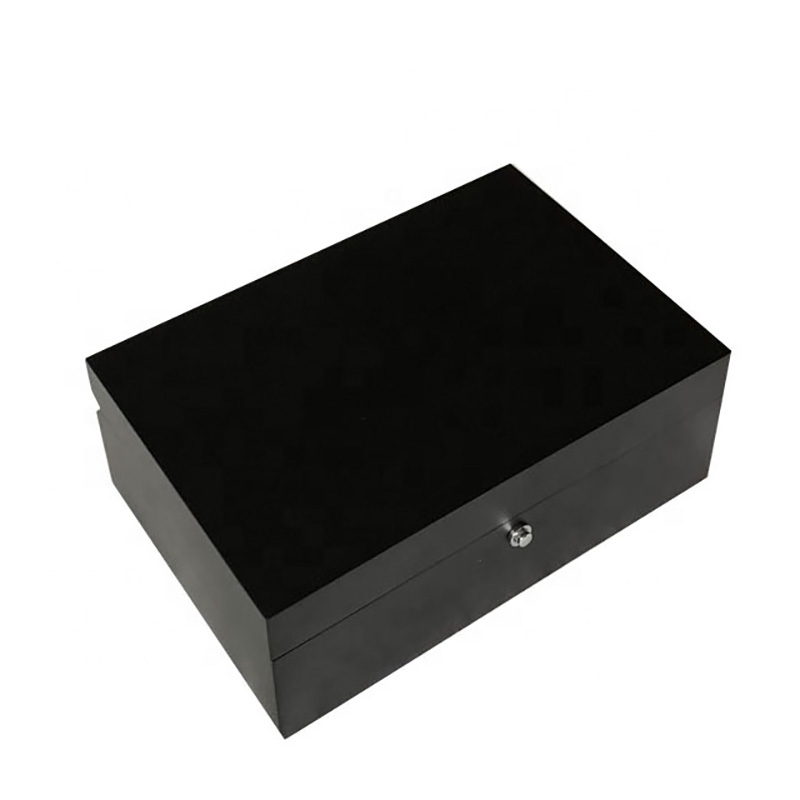 Matte Black Lacquer Finish Luxury Wooden Gift Packaging for Mobile Phone