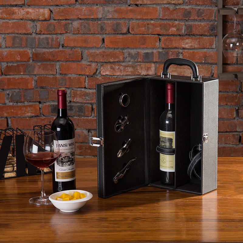 2 Bottles of Luxury Leather Wine Box with 4 Pieces of Accessories for Catering Gift Packaging