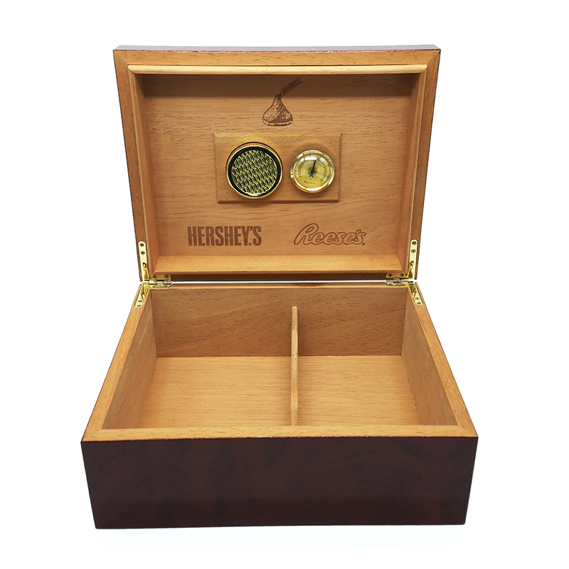 Cigar Humidor Box, Leather Surface Cedar Wood Lined Humidor with Hygrometer and Humidifier, Hold 10-20 Cigars