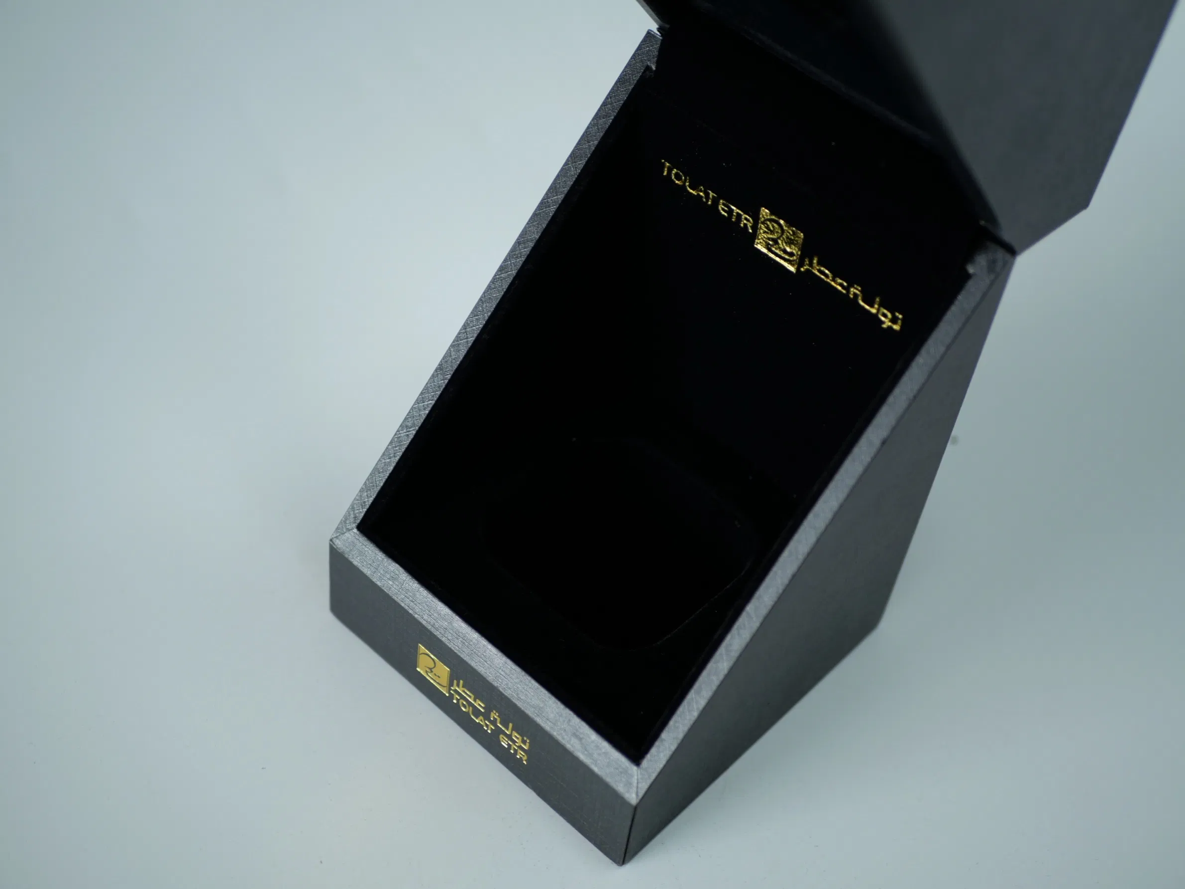 Custom Fashion Design Wedding Ring Jewelry Box for Packaging Gifts