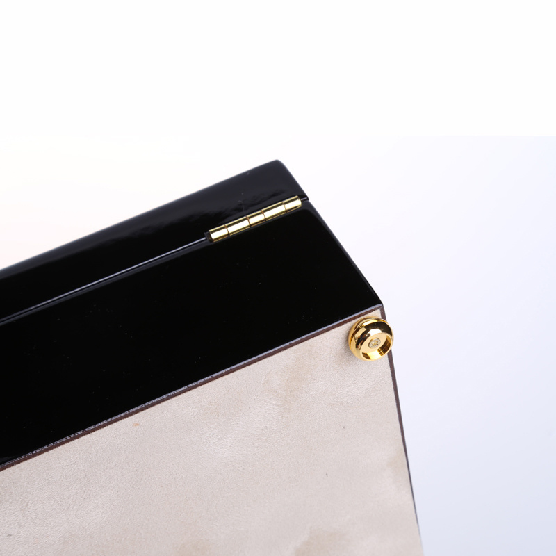 Custom Logo Printing Wooden Jewelry Packaging Box with Classic Painting