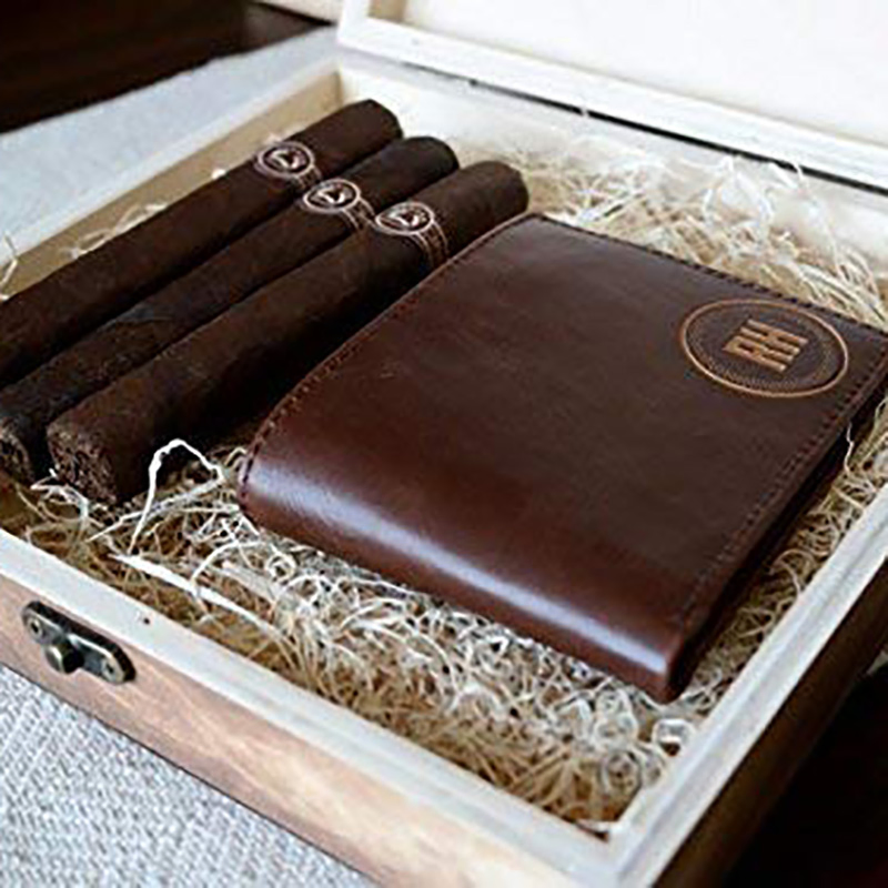 Customzied Personalized Design Cigar Box for Wooden Cigar Holder Groomsmen Gift