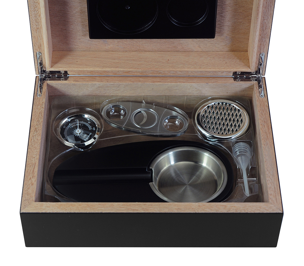 Hot Black Wooden Cigar Humidor with Cigar Accessories Box