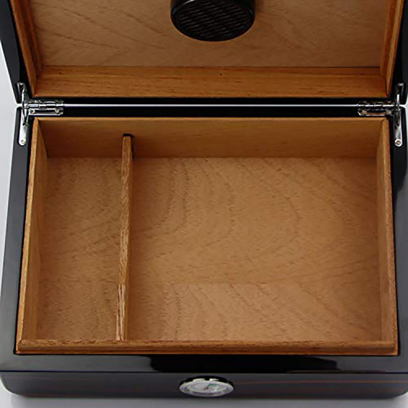 Premium Cedar Wood Cigar Humidor with Hygrometer and Humidifier