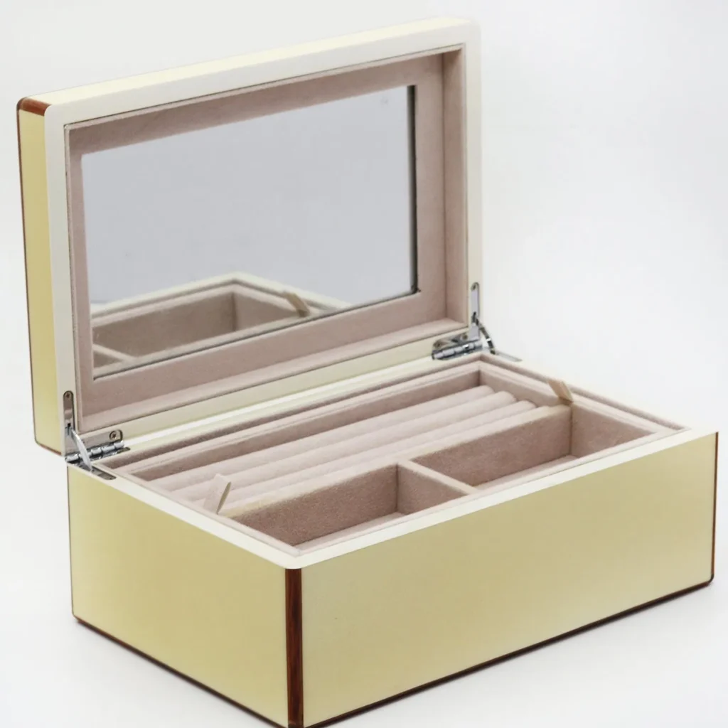 Wooden Jewelry Gift Box with MDF / Shine Oil / Paint Corner Corner Solid Wood Strip / Mirror / Tray / Apricot Flannel