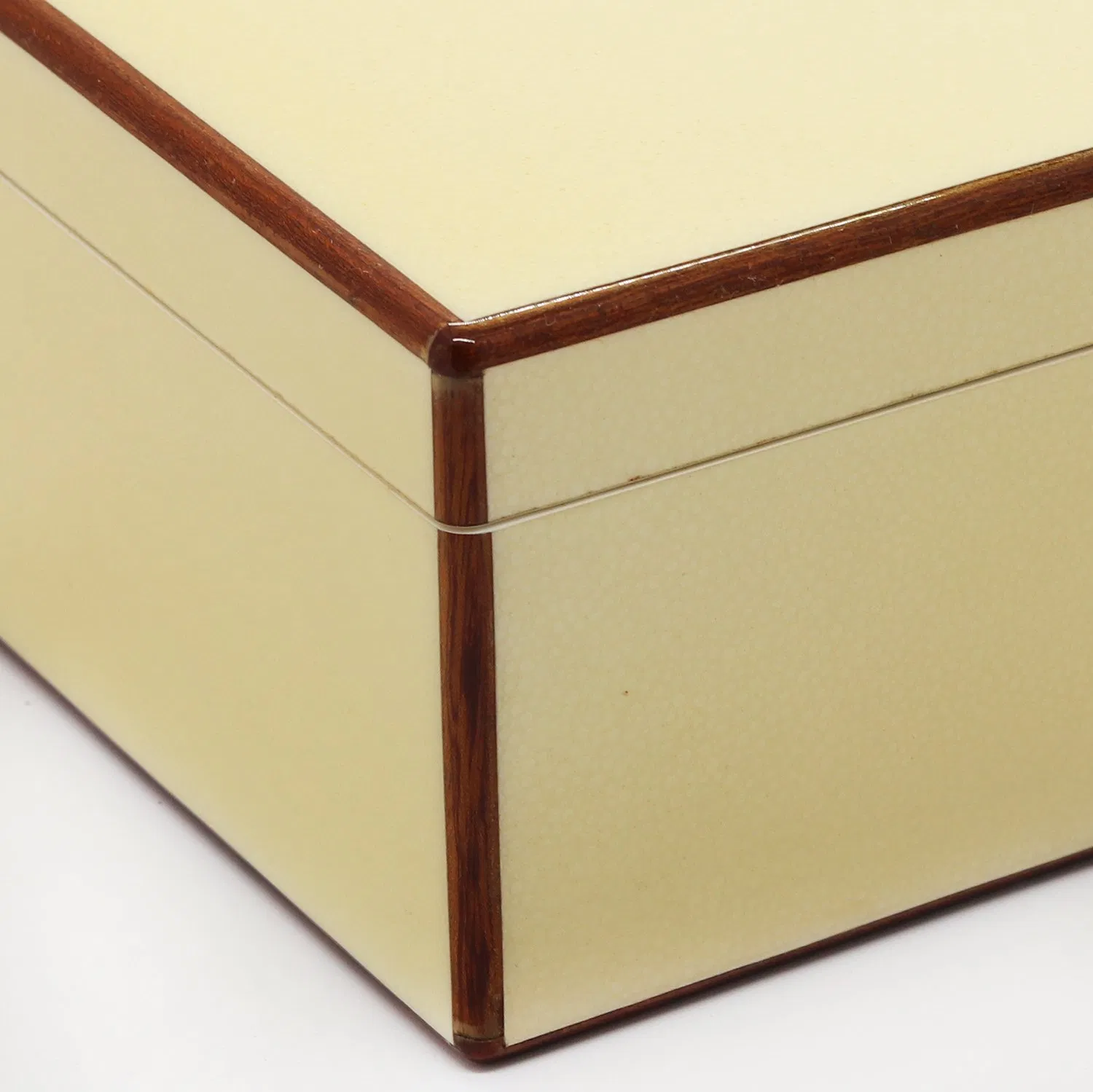 Wooden Jewelry Gift Box with MDF / Shine Oil / Paint Corner Corner Solid Wood Strip / Mirror / Tray / Apricot Flannel