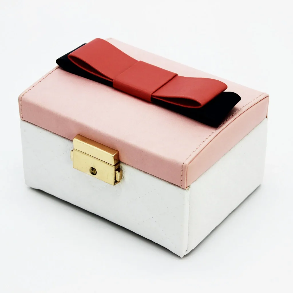 Custom Design High End Fashion Pink and White PU Leather Jewelry Storage Box