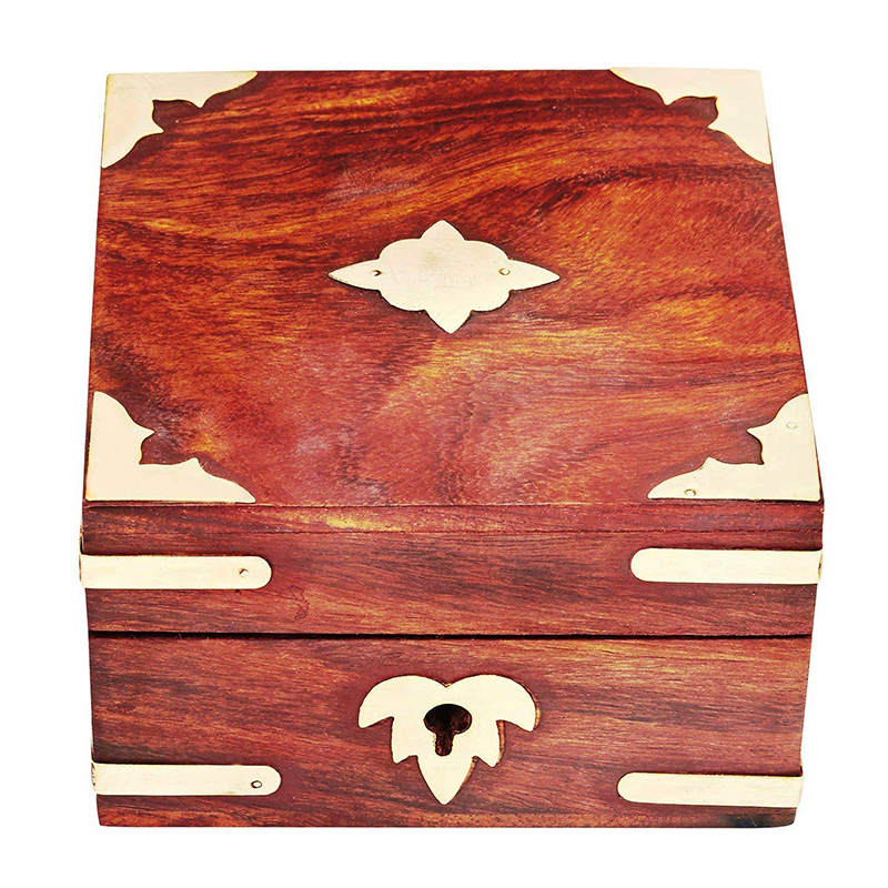 Vintage Style Wooden Jewelry Box with Reasonable Design