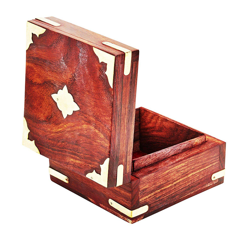 Vintage Style Wooden Jewelry Box with Reasonable Design