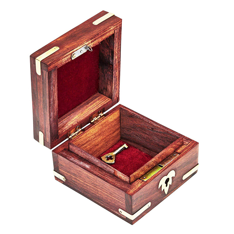 Vintage Style Wooden Jewelry Box with Reasonable Design