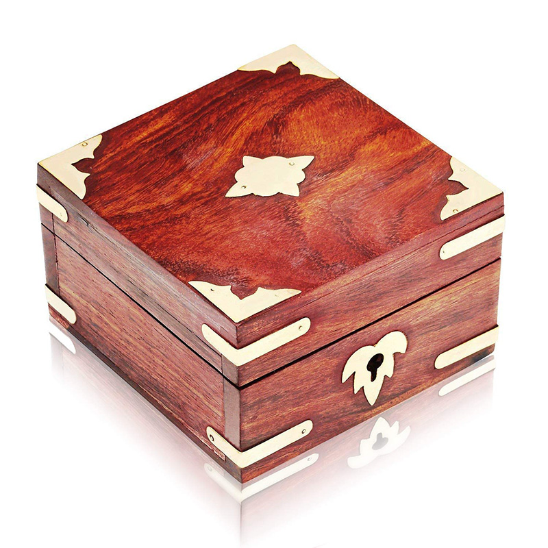 Vintage Style Wooden Jewelry Box with Reasonable Design
