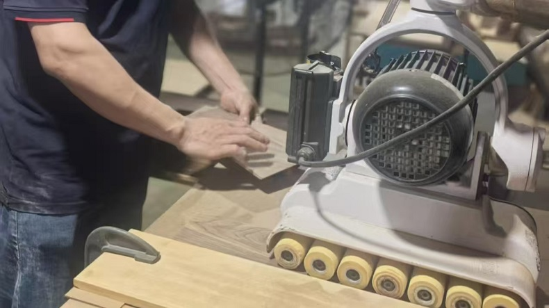 Woodworker polishing box