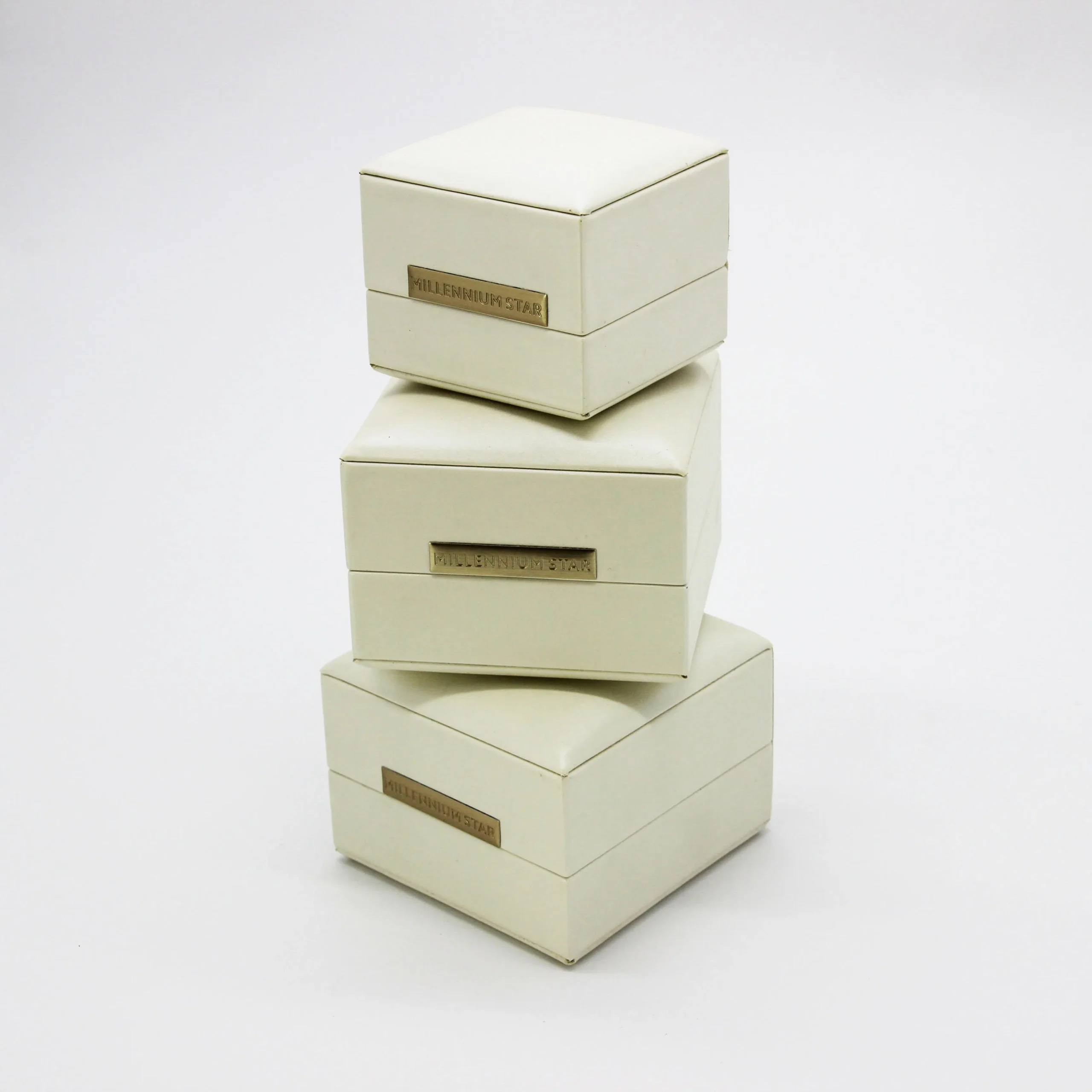 Elegant White PU Leather Jewelry Box for Travel Storage