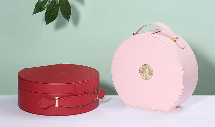 Red Wholesale High-End Luxury Round PU Leather Box with Handle Packaging Gift Perfume Box