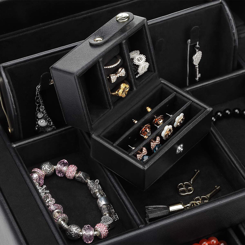 Stylish Leather Jewelry Travel Box for Women’S Accessories