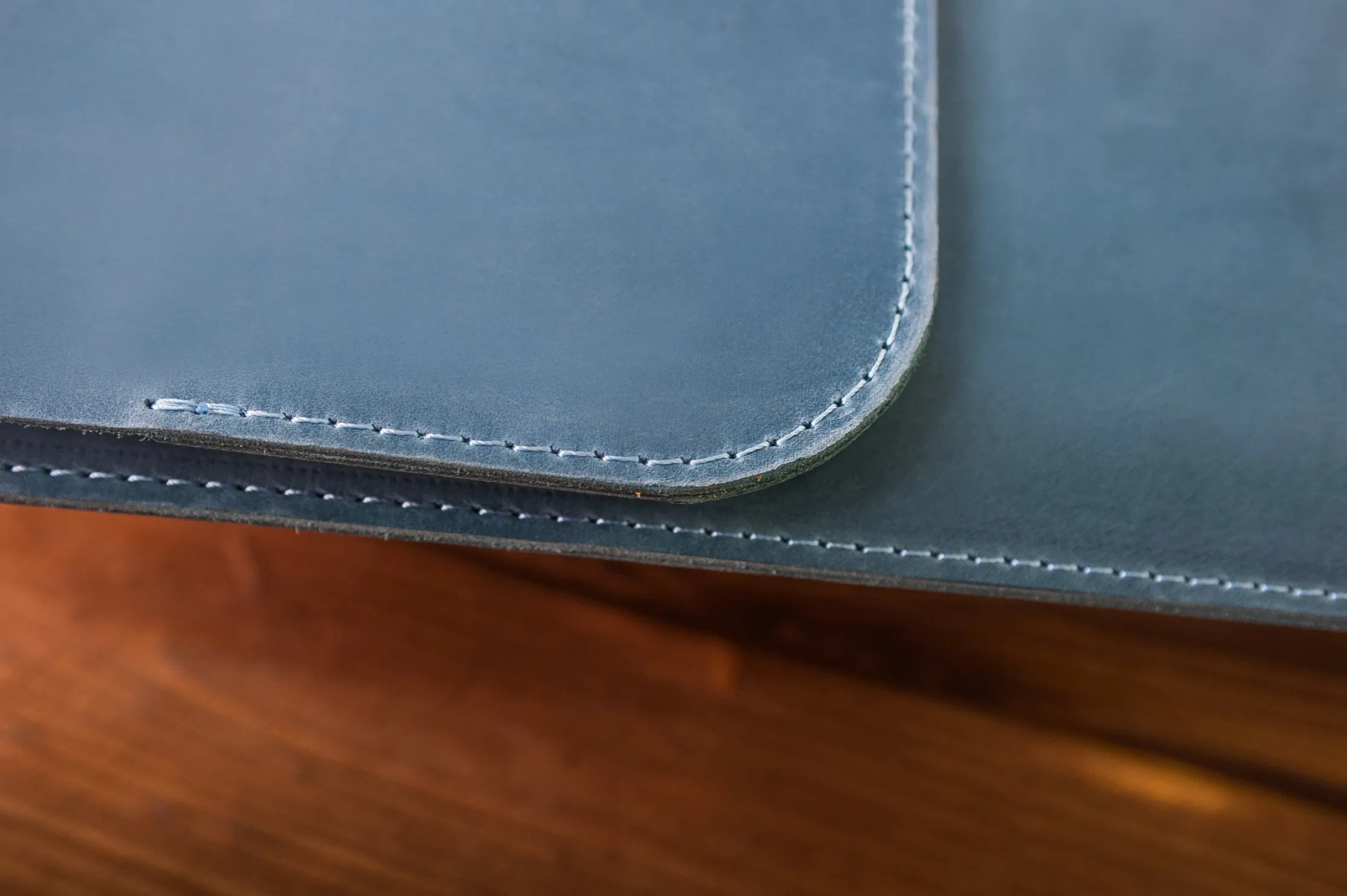 Customized Size Carrying Genuine Leather File Pocket Panel Computer Case Tablet Cover Laptop Bag