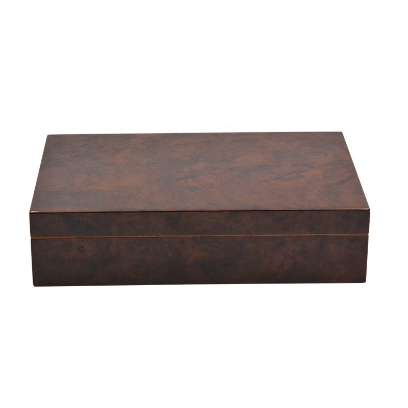 Custom MDF Cedar Wooden Cigar Humidor Moisture Proof Box with Ashtray for Cigar Portable Storage