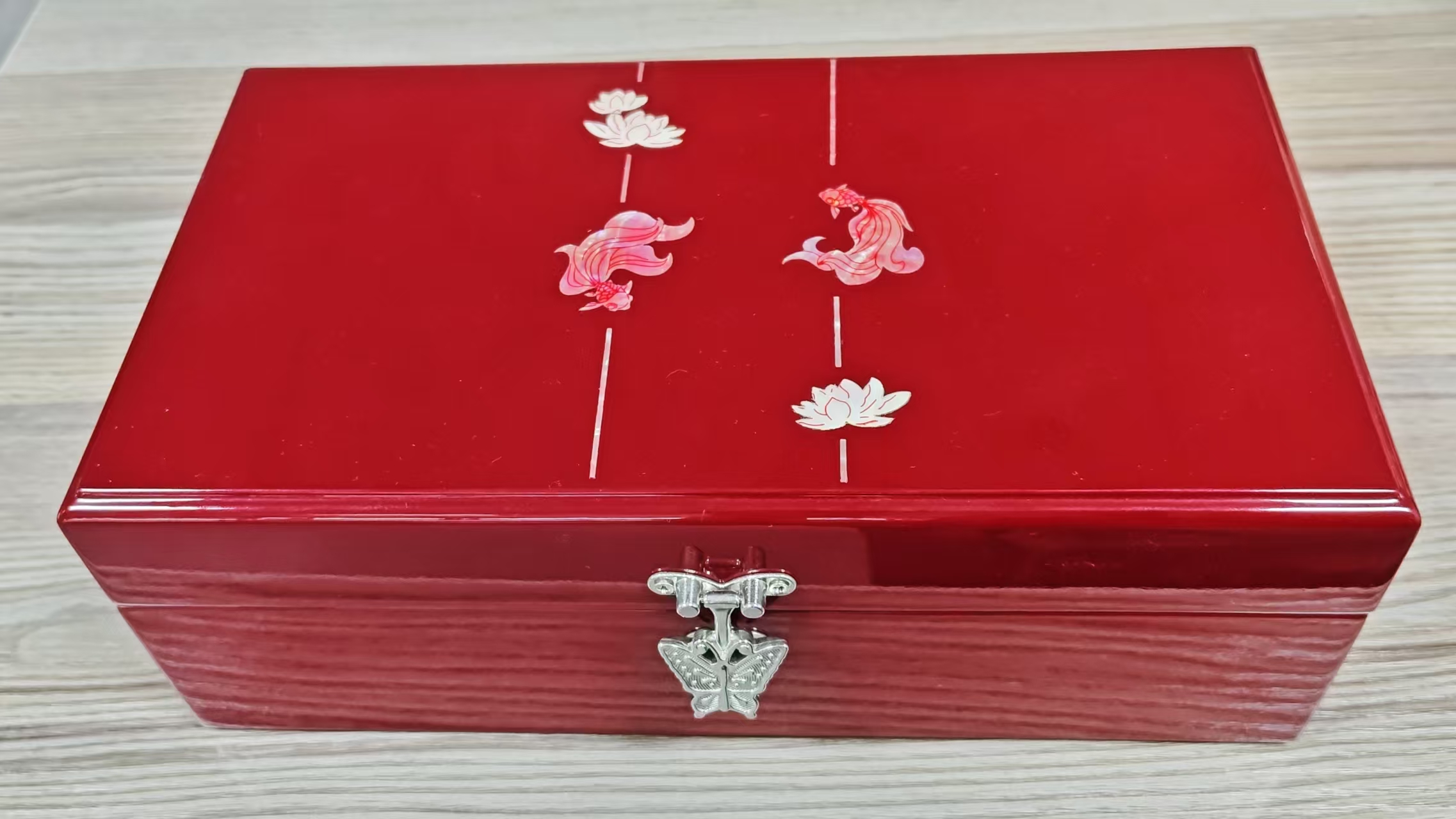 How Are The Shell Patterns on The Box Made?