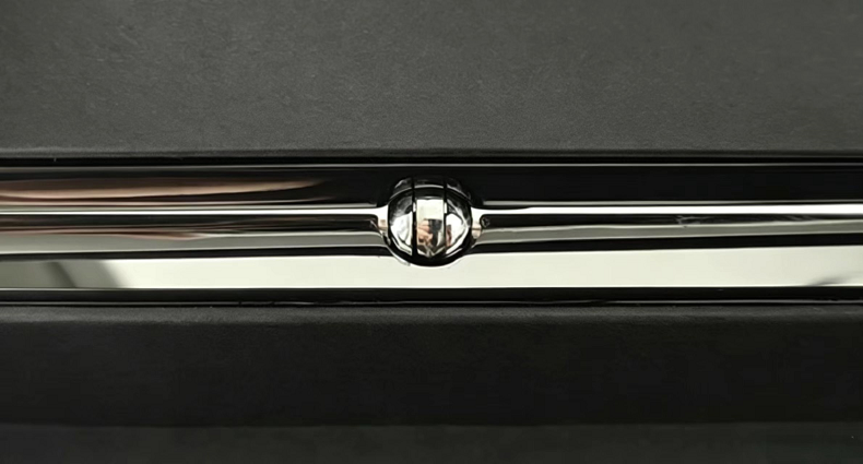 Cylindrical hinge