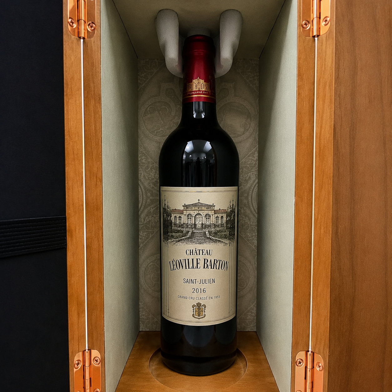 Luxury wooden wine box interior structure