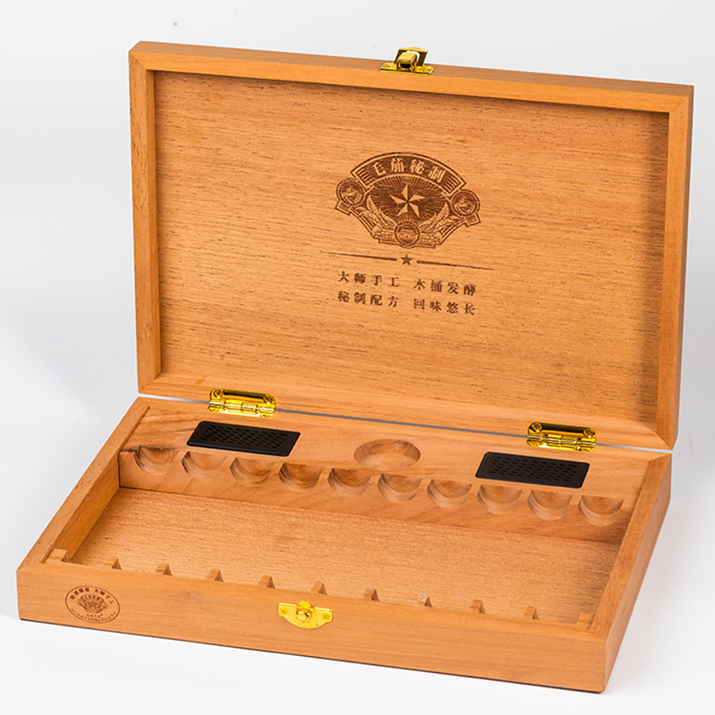 Customized Solid Mahogany Wood Cigar Box with Humidifier and Hygrometer