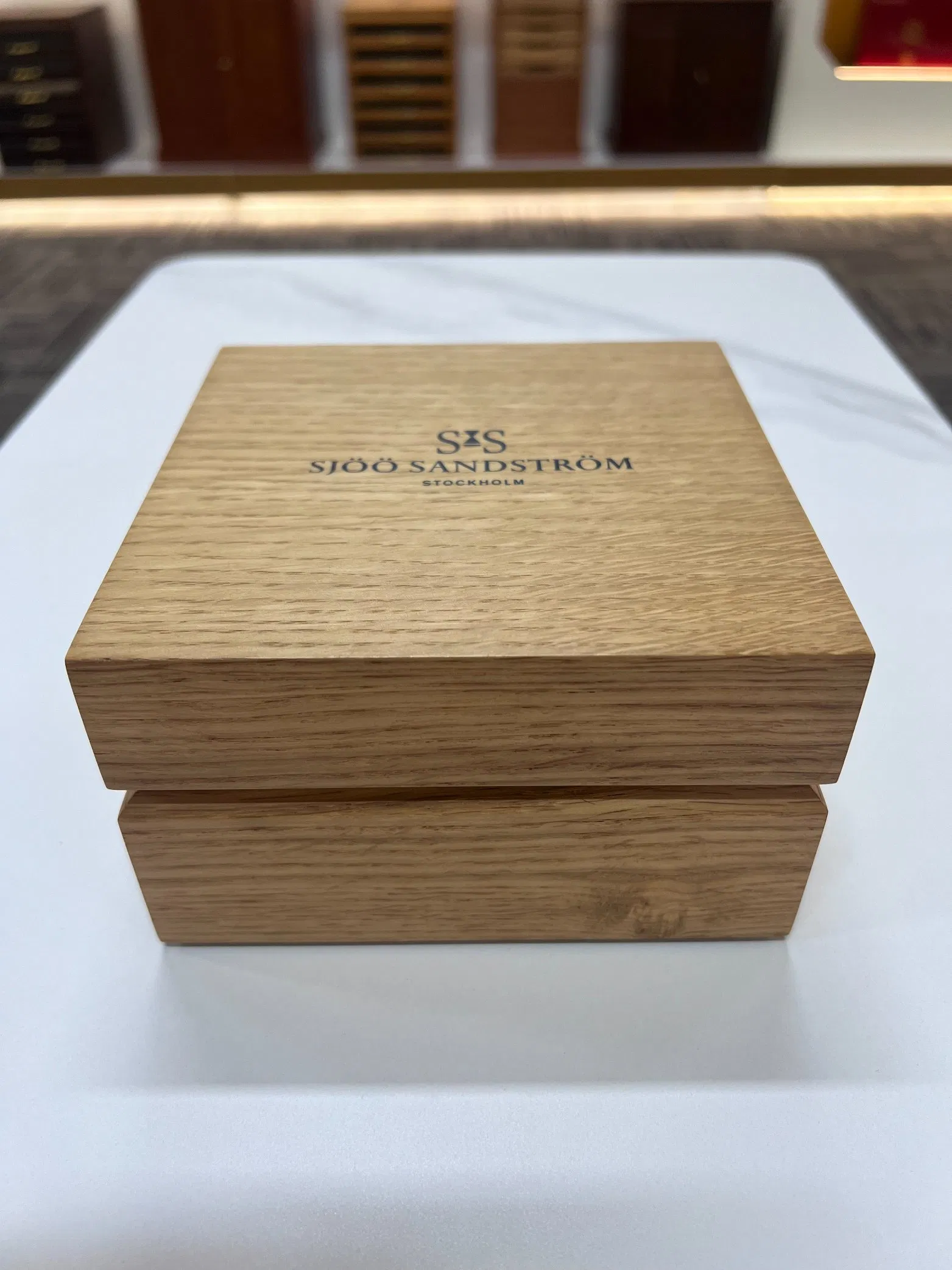 Natural Wooden Watch Display Case with Velvet Interior Single Slot Custom Logo Luxury Gift Packaging Box