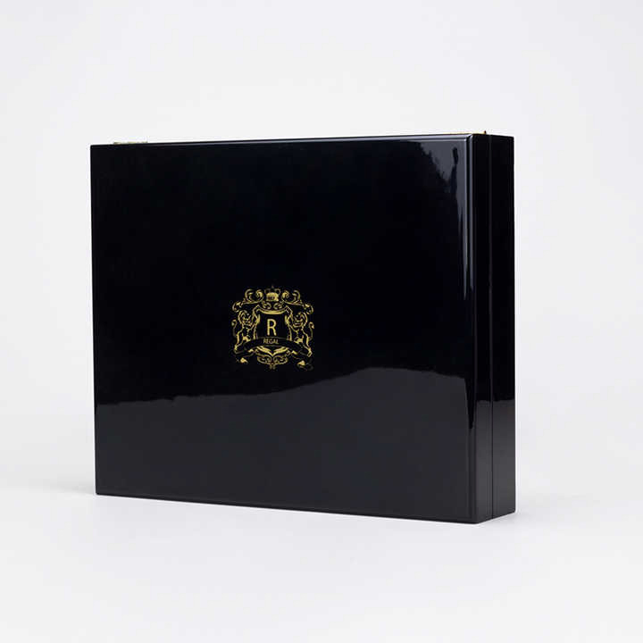 Custom Piano Lacquer Wooden Box MDF Magnet Box Packaging Wooden Perfume Box