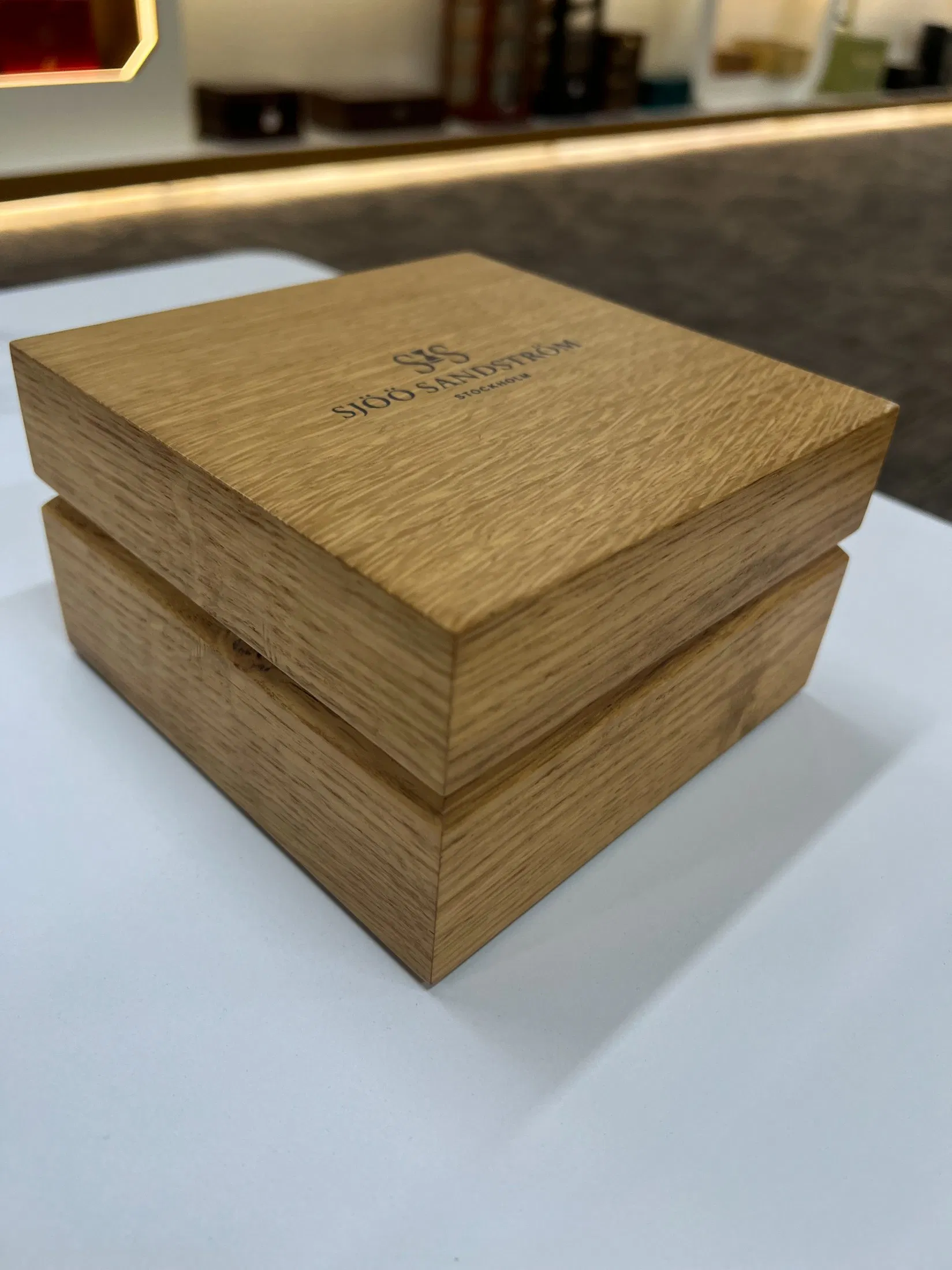 Natural Wooden Watch Display Case with Velvet Interior Single Slot Custom Logo Luxury Gift Packaging Box