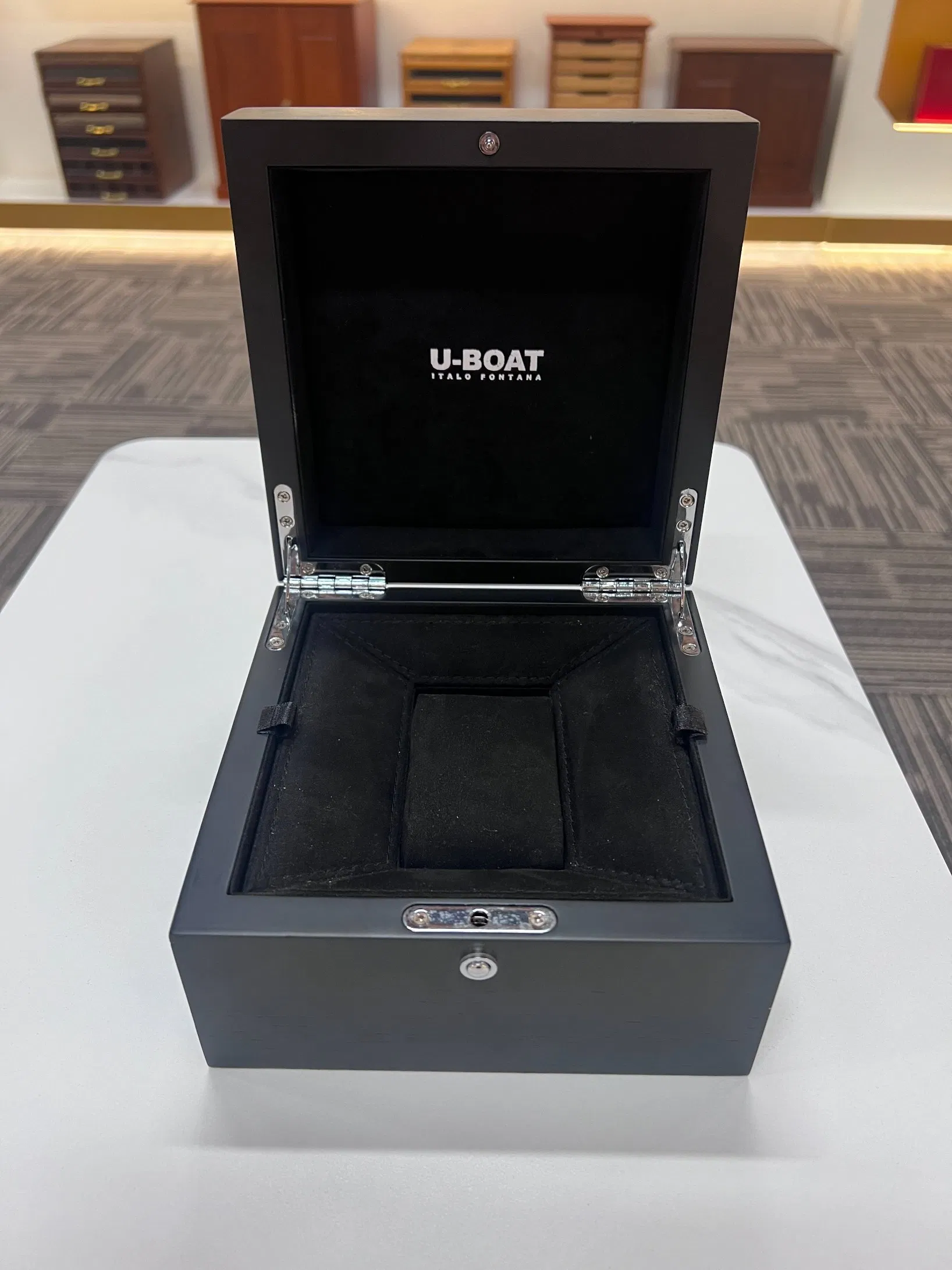 Luxury Wooden Watch Box Single Slot Display Case with Velvet Interior for Premium Timepiece Storage