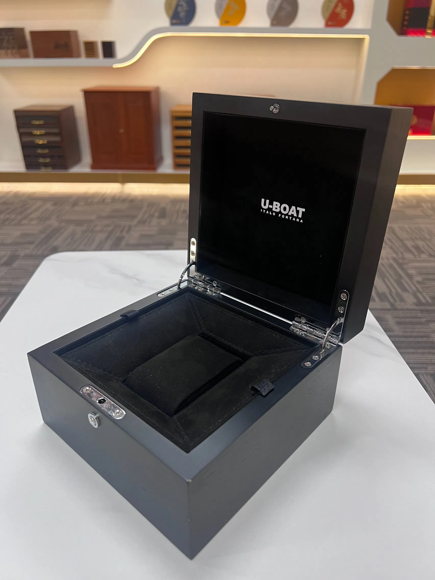 Luxury Wooden Watch Box Single Slot Display Case with Velvet Interior for Premium Timepiece Storage