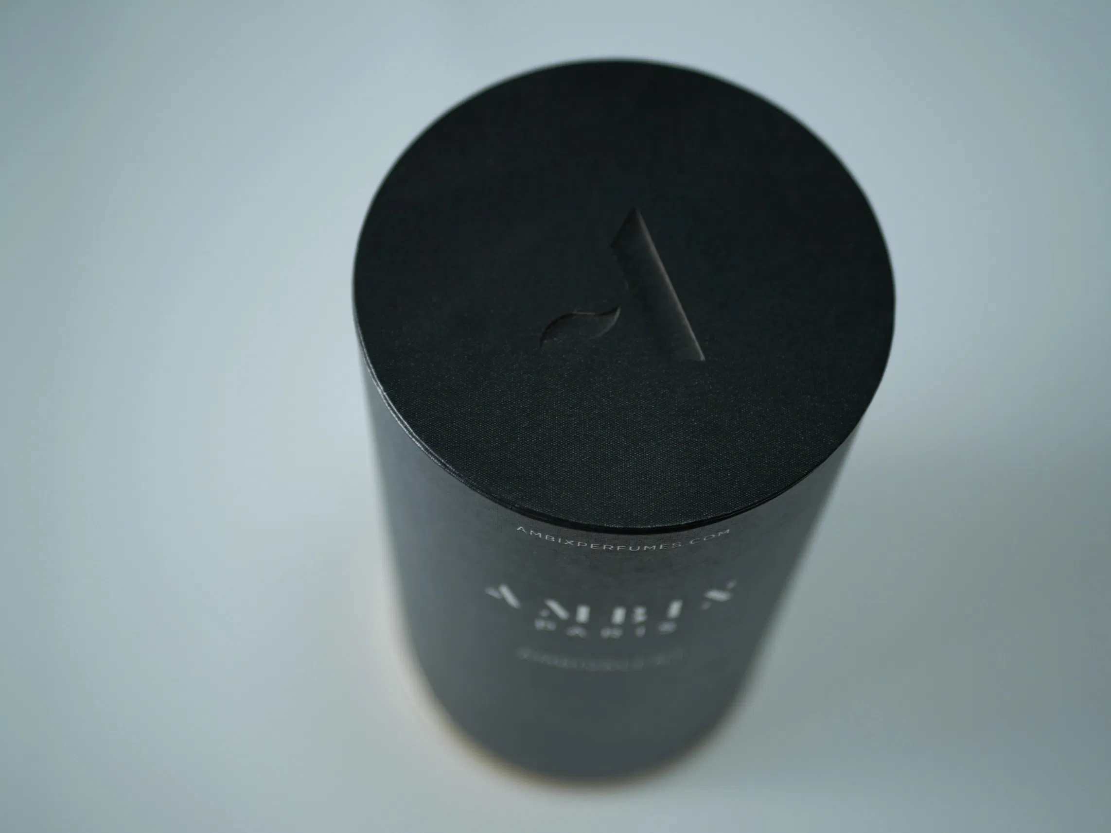 Customized Elegant Cylinder PU Leather Cigar Packaging Humidor Gift Box