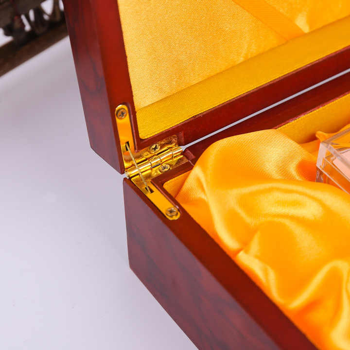 Piano Lacquer Red Wine Perfume Packaging Collection Gift Display Ready-Made Customizable Wooden Box