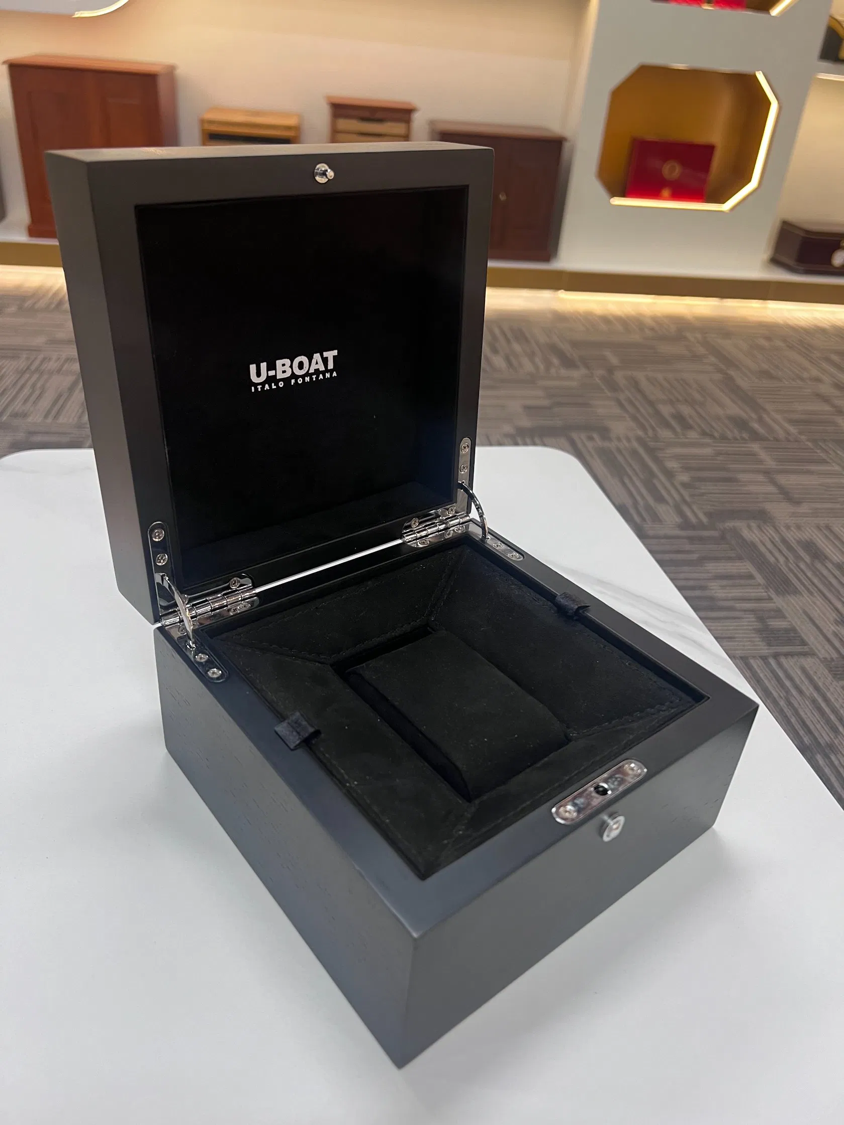 Luxury Wooden Watch Box Single Slot Display Case with Velvet Interior for Premium Timepiece Storage