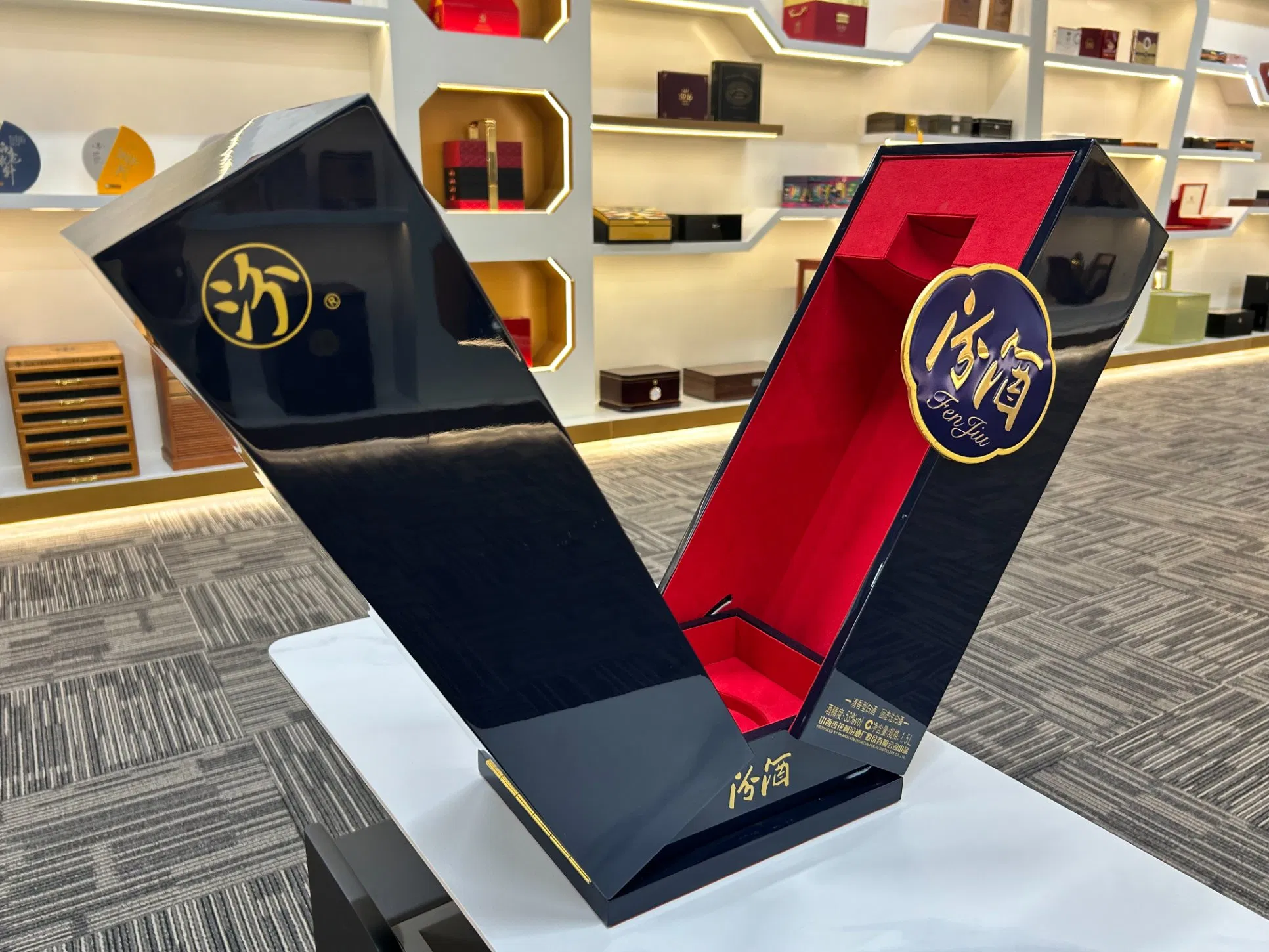 Luxury Custom Baijiu Wine Gift Box with Premium Rigid Packaging and Elegant Black Gold Finish