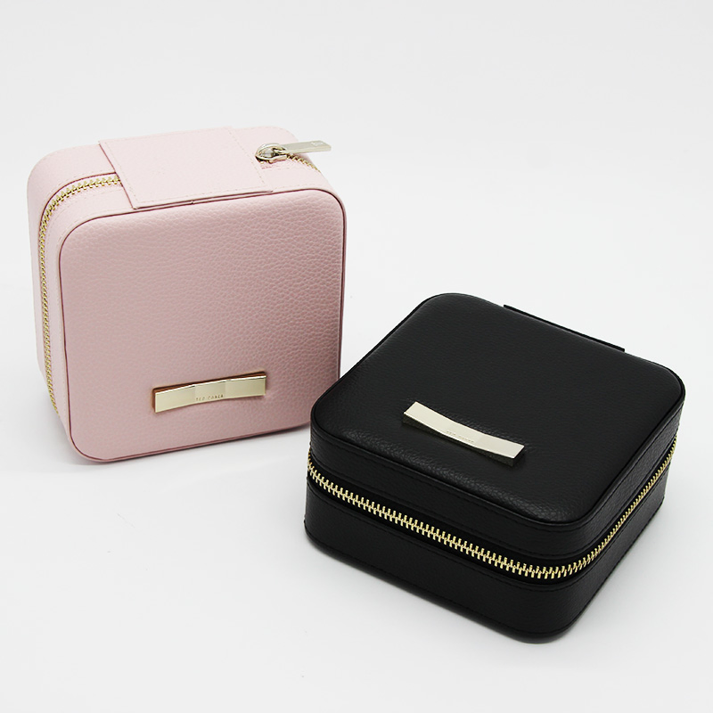 Chic Square Gift Box in Pink Leather with Stylish Gold Zipper