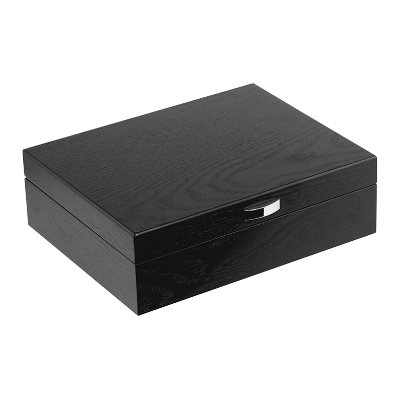 Elegant Black Matt Lacquer Wooden Watch Gift Box for Men